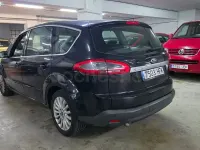 Usado Ford S-MAX Trend 140 CV (102 kW) 2011 Gris / plata Monovolumen