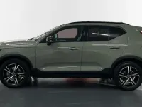 Usado Volvo XC40 Plus 163 CV (119 kW) 2025 Sage green SUV