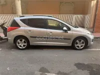Usado Peugeot 207 Active 92 CV (67 kW) 2011 Gris / plata Familiar