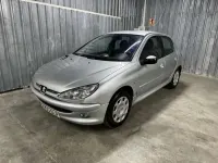 Usado Peugeot 206 90 CV (66 kW) 2005 Gris Utilitario