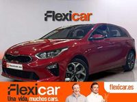 Begagnad Kia Ceed 120 HK (88 kW) 2019 Röd Halvkombi