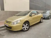 Usado Peugeot 307 CC 138 CV (101 kW) 2004 Amarillo Descapotable