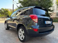 Usado Toyota RAV4 Premium 177 CV (130 kW) 2008 Negro SUV