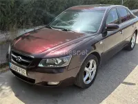 Usado Hyundai Sonata Comfort 140 CV (102 kW) 2007 Granate Berlina