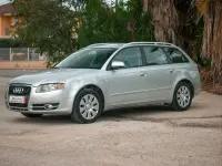 Usado Audi A4 140 CV (102 kW) 2005 Gris / plata Familiar