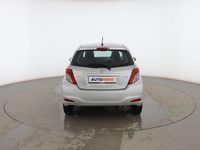 Usado Toyota Yaris Active 70 CV (51 kW) 2014 Plata Berlina