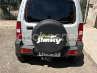 Usado Suzuki Jimny 85 CV (62 kW) 2016 Gris / plata SUV