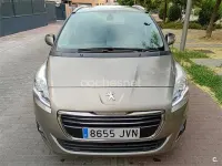 Usado Peugeot 5008 Style 130 CV (95 kW) 2016 Gris / plata Monovolumen