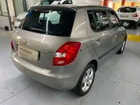 Używany Skoda Fabia Ambition 60 KM (44 kW) 2011 Beżowy Sedan/Limuzyna
