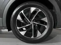 Usado VW ID.4 Pro 150 kW (204 CV) 2025 Gris SUV