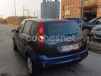 Usado Ford Fiesta 68 CV (50 kW) 2006 Gris / plata Utilitario