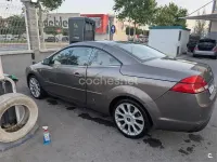 Usado Ford Focus Cabriolet Titanium 136 CV (100 kW) 2007 Marrón Descapotable