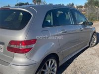 Usado Mercedes B200 140 CV (102 kW) 2005 Gris / plata Monovolumen