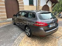 Usado Peugeot 308 SW Allure 130 CV (95 kW) 2016 Gris / plata Familiar
