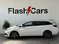 Usado Toyota Auris Hybrid Active 136 CV (100 kW) 2018 Blanco Familiar