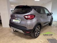 Usado Renault Captur LIMITED 130 CV (95 kW) 2019 Gris / plata SUV