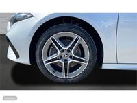 Usado Mercedes A180 AMG line 136 CV (100 kW) 2024 Plateado Berlina