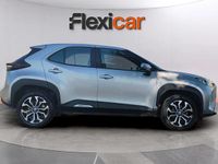 Usado Toyota Yaris Hybrid Active 116 CV (85 kW) 2024 Gris