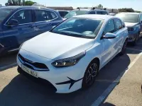 Usado Kia Ceed 136 CV (100 kW) 2023 Blanco Utilitario