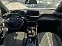 Usado Peugeot 2008 Allure 101 CV (74 kW) 2023 Gris SUV