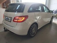 Usado Mercedes B180 AMG line 109 CV (80 kW) 2014 Blanco Monovolumen