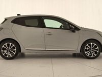 Usado Renault Clio V Techno 100 CV (73 kW) 2025 Gris Berlina