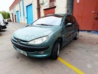 Usado Peugeot 206 110 CV (80 kW) 2001 Verde Berlina