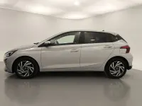 Usado Hyundai i20 100 CV (73 kW) 2025 Gris / plata Utilitario