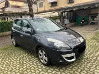 Usado Renault Scénic III Dynamique 110 CV (80 kW) 2011 Negro Monovolumen