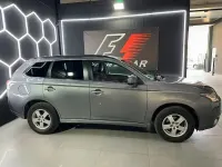 Usado Mitsubishi Outlander Motion 203 CV (149 kW) 2014 Gris / plata SUV