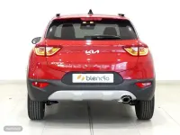 Usado Kia Stonic Style 100 CV (73 kW) 2024 Rojo SUV