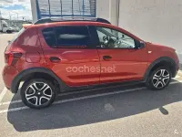 Używany Dacia Sandero 90 KM (66 kW) 2018 Czerwony Sedan/Limuzyna