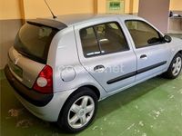 Usado Renault Clio II Authentique 80 CV (58 kW) 2003 Gris / plata Berlina