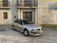 Usado Mitsubishi Carisma Comfort Edition 202 CV (148 kW) 2002 Plateado Berlina