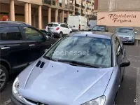 Usado Peugeot 206 75 CV (55 kW) 2005 Gris / plata Berlina