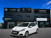 Usado Peugeot 208 Active 82 CV (60 kW) 2019 Blanco Utilitario