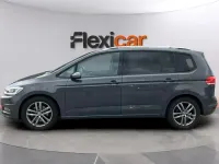 Usado VW Touran 150 CV (110 kW) 2024 Gris Monovolumen