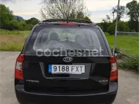 Usado Kia Carens LX 112 CV (82 kW) 2006 Negro Monovolumen
