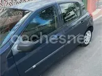 Usado Renault Clio IV 75 CV (55 kW) 2012 Gris / plata Berlina