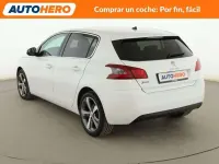 Usado Peugeot 308 Allure 110 CV (80 kW) 2019 Blanco Utilitario