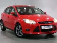 Usado Ford Focus ST-Line 125 CV (91 kW) 2014 Rojo Familiar