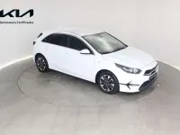 Usado Kia Ceed 101 CV (74 kW) 2025 Blanco Utilitario