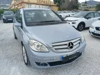 Usado Mercedes B180 109 CV (80 kW) 2008 Azul Monovolumen