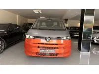 Usado VW Multivan Life 150 CV (110 kW) 2024 Naranja Monovolumen