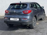 Usado Renault Kadjar Equilibre 140 CV (102 kW) 2022 Gris / plata SUV