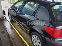Usado Peugeot 307 90 CV (66 kW) 2006 Negro Berlina