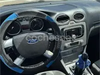 Usado Ford Focus Trend 100 CV (73 kW) 2010 Azul Berlina
