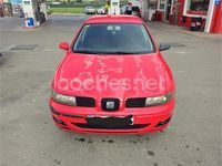 Usado Seat Leon Sport 110 CV (80 kW) 2002 Rojo Utilitario