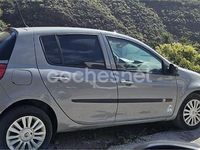 Usado Renault Clio IV Business 90 CV (66 kW) 2012 Gris / plata Berlina