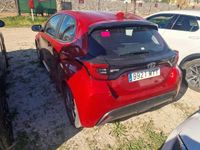 Usado Toyota Yaris Hybrid Active 116 CV (85 kW) 2025 Rojo Utilitario